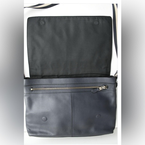 Coach men’s messenger bag - Picture 2 of 3